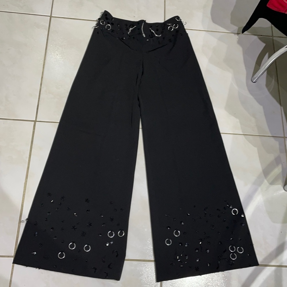 Maureene Dwar , Details dress black pant
